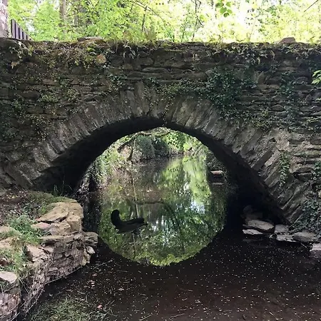 Un Sur Ile * Saint-Bonnet-de-Rochefort